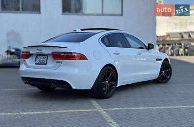 Седан Jaguar XE 2017 в 