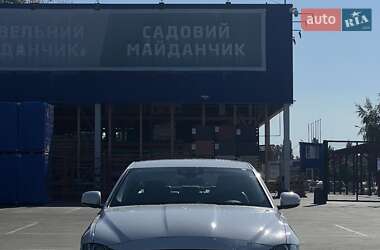 Седан Jaguar XE 2015 в 