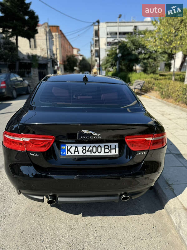 Седан Jaguar XE 2016 в Киеве