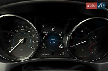 Седан Jaguar XE 2019 в 