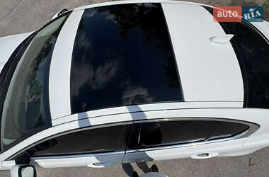 Седан Jaguar XE 2016 в 