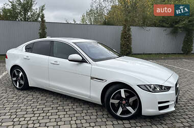 Седан Jaguar XE 2016 в 