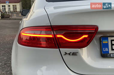 Седан Jaguar XE 2016 в 