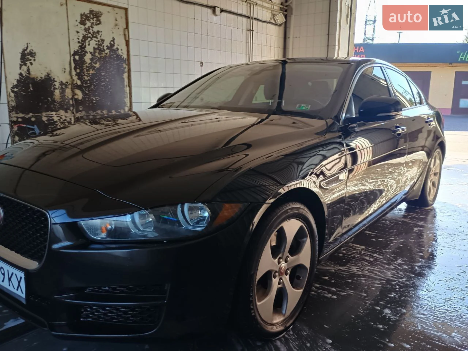 2017 Jaguar XE - мініатюра 4