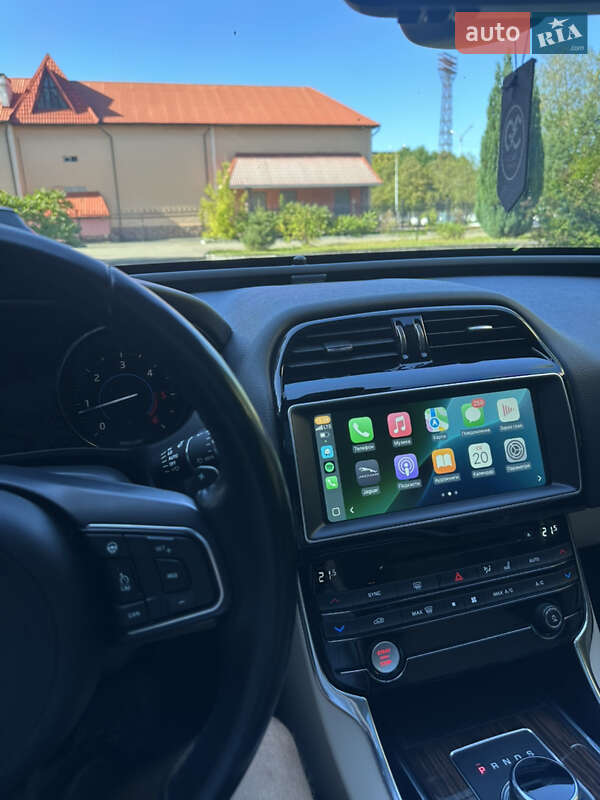 Седан Jaguar XE 2016 в Львові фото 28 Седан Jaguar XE 2016 в Львові