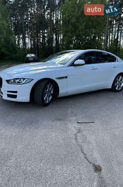 Седан Jaguar XE 2016 в Житомирі