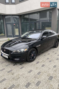 Седан Jaguar XE 2016 в 