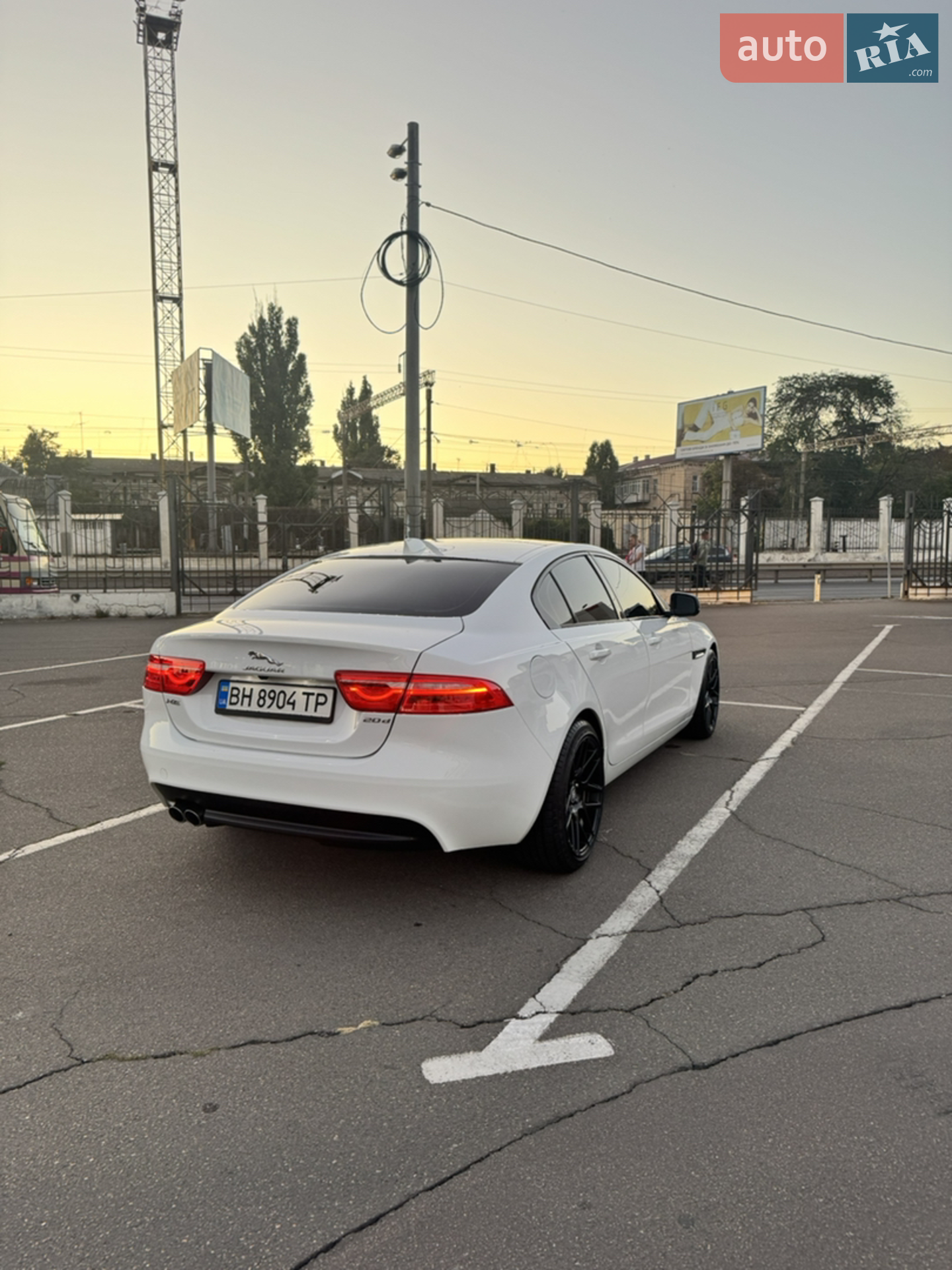 2016 Jaguar XE - мініатюра 7