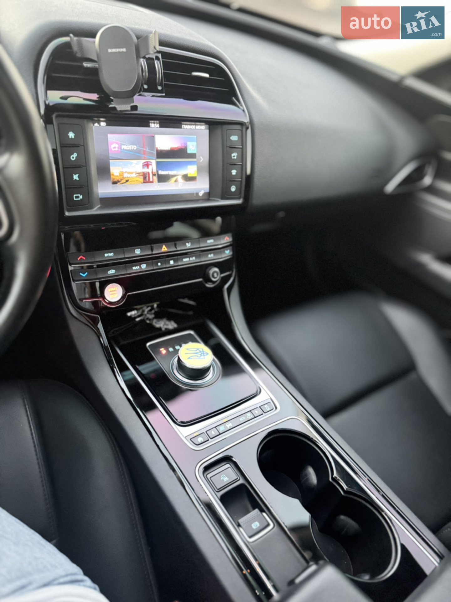 2016 Jaguar XE - мініатюра 13