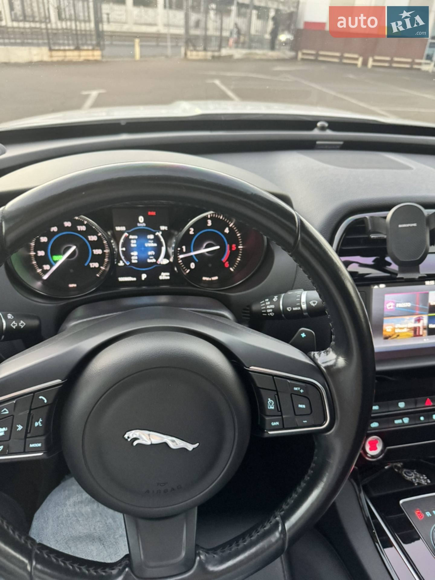2016 Jaguar XE - мініатюра 14