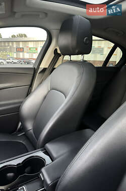 Седан Jaguar XE 2016 в Одесі