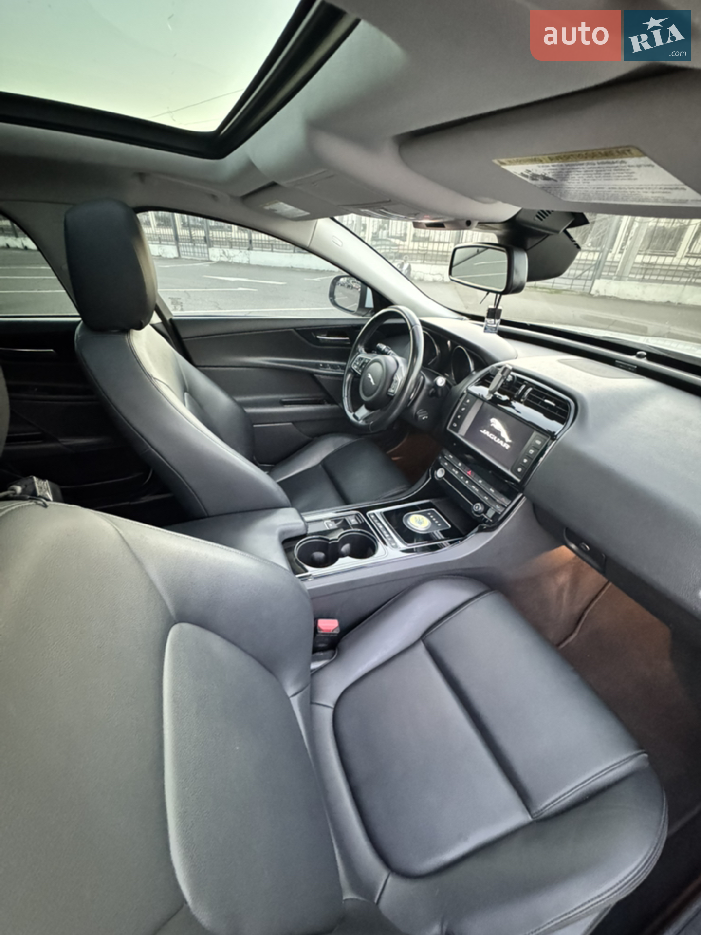 2016 Jaguar XE - мініатюра 22