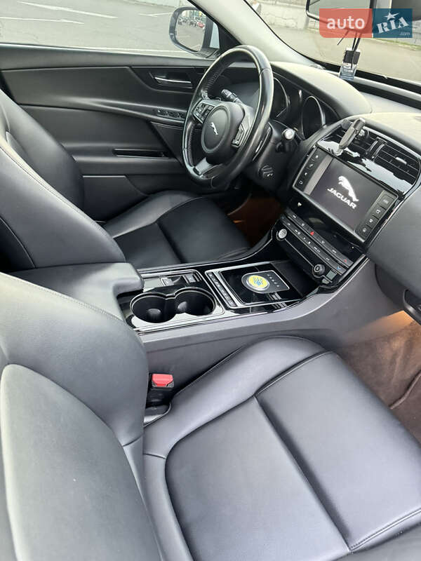 Седан Jaguar XE 2016 в Одесі фото 24 Седан Jaguar XE 2016 в Одесі