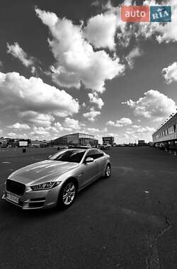 Седан Jaguar XE 2016 в Киеве