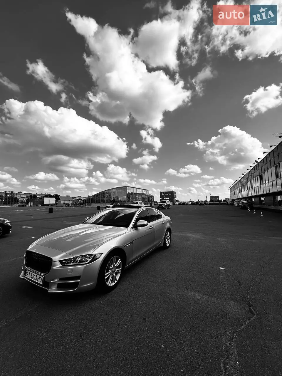 2016 Jaguar XE - мініатюра 32