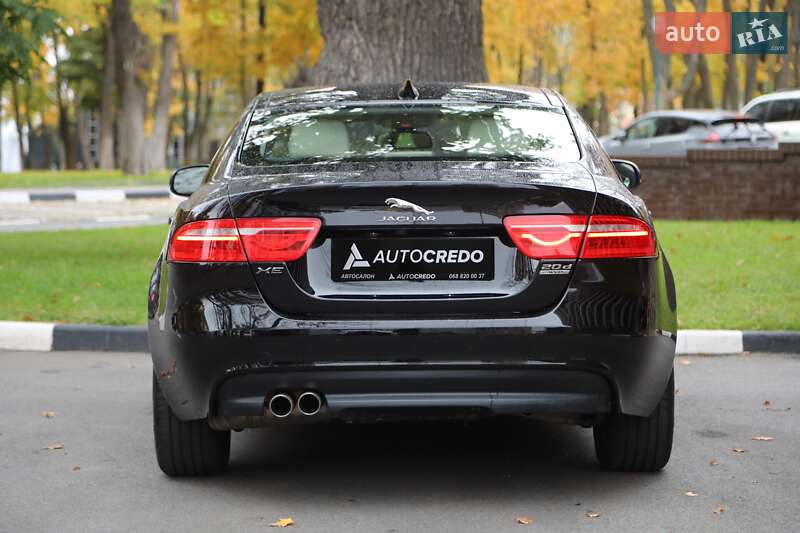 Седан Jaguar XE 2016 в Харкові