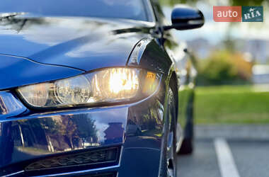 Седан Jaguar XE 2016 в 