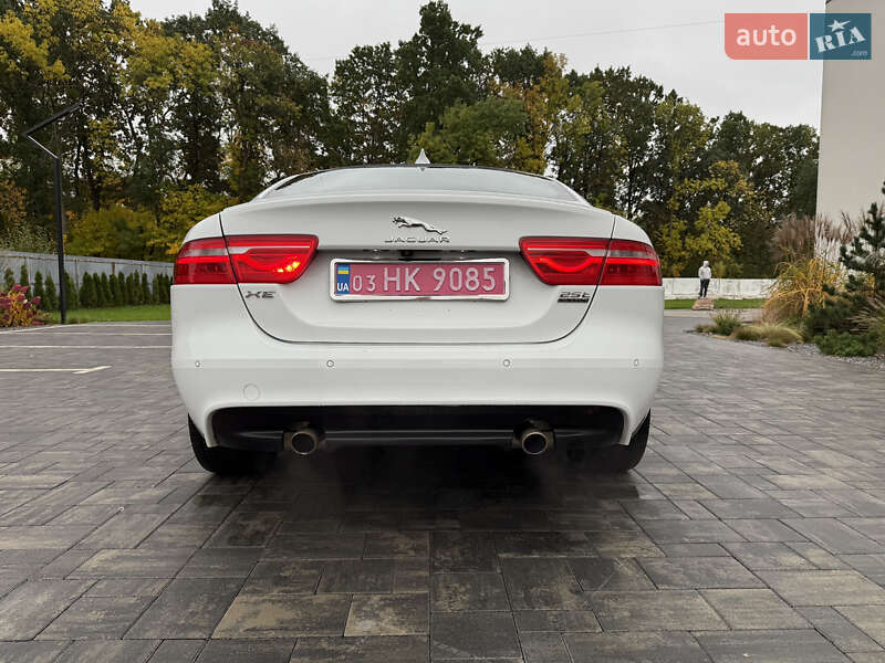 Седан Jaguar XE 2019 в Луцке