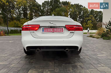 Седан Jaguar XE 2019 в  фото 8 Седан Jaguar XE 2019 в