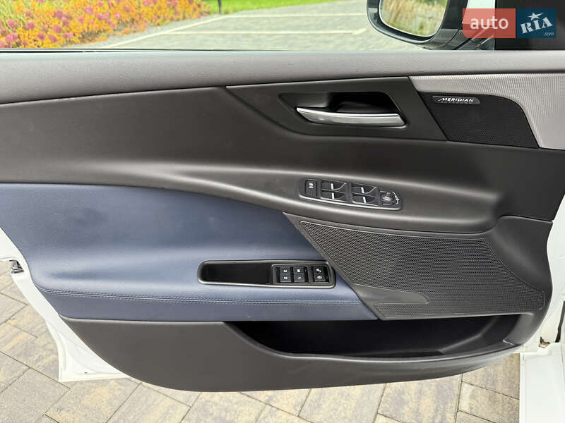 Седан Jaguar XE 2019 в Луцке