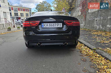 Седан Jaguar XE 2019 в 
