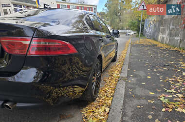 Седан Jaguar XE 2019 в 
