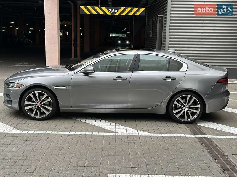 Седан Jaguar XE 2020 в Києві