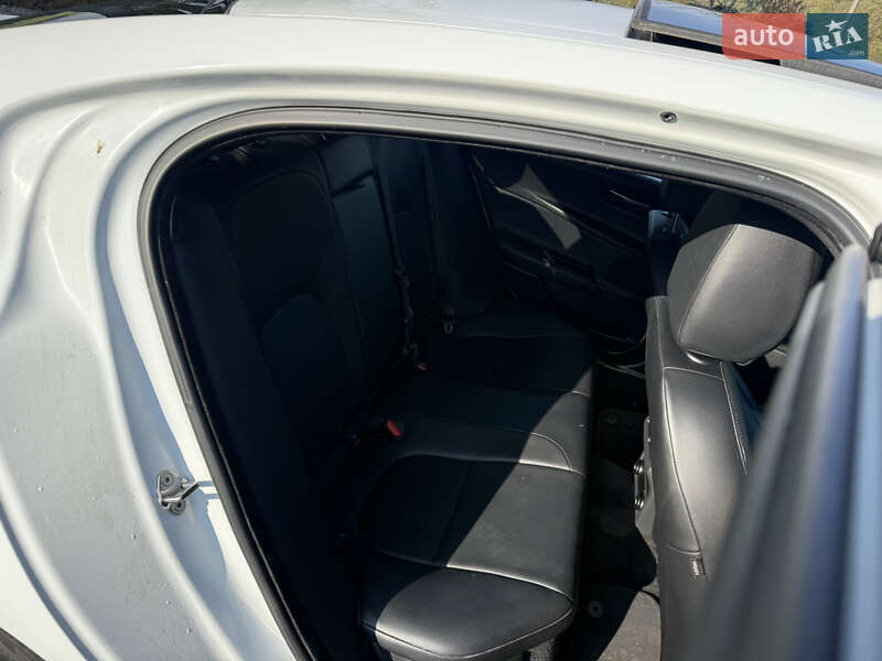 Седан Jaguar XE 2017 в Рівному