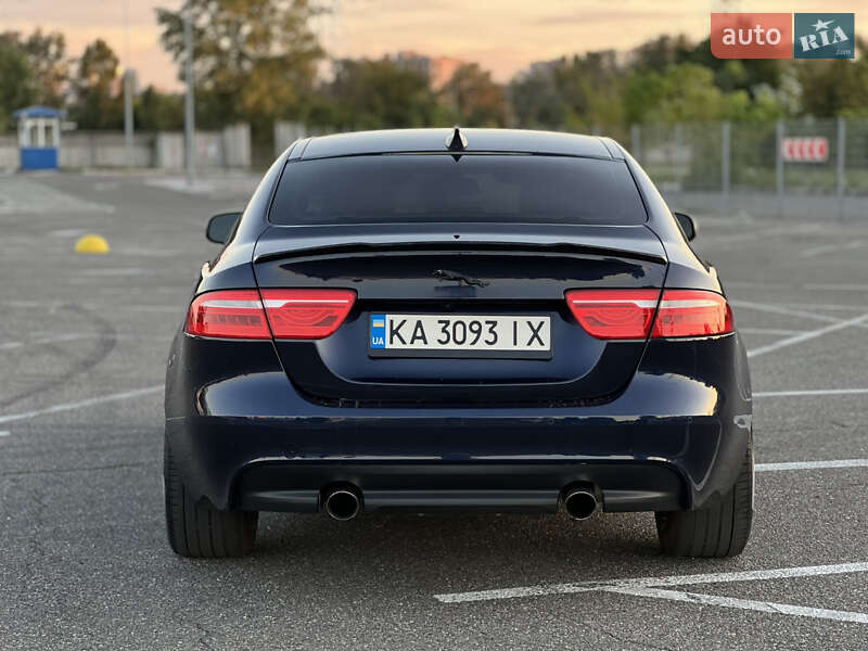 Седан Jaguar XE 2016 в Киеве