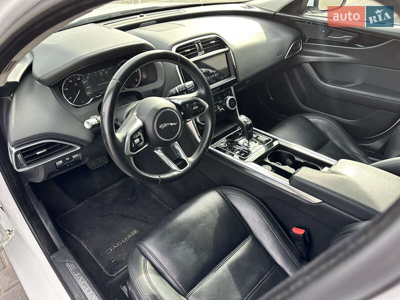Седан Jaguar XE 2020 в Одессе фото 8 Седан Jaguar XE 2020 в Одессе