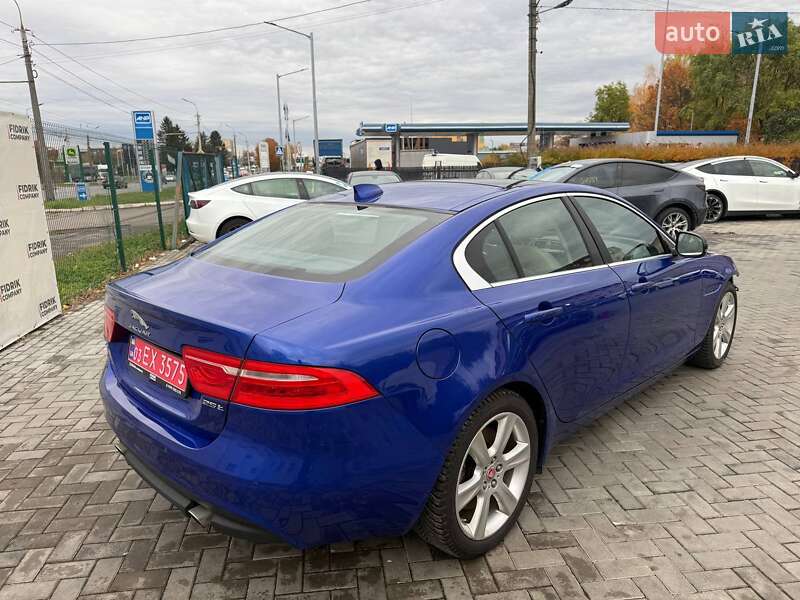 Седан Jaguar XE 2018 в Луцке