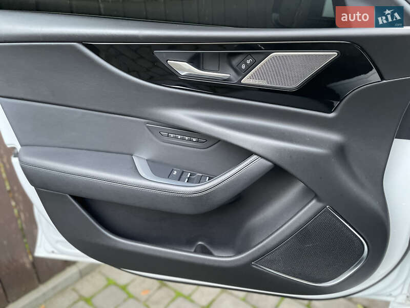 Седан Jaguar XE 2020 в Днепре фото 19 Седан Jaguar XE 2020 в Днепре