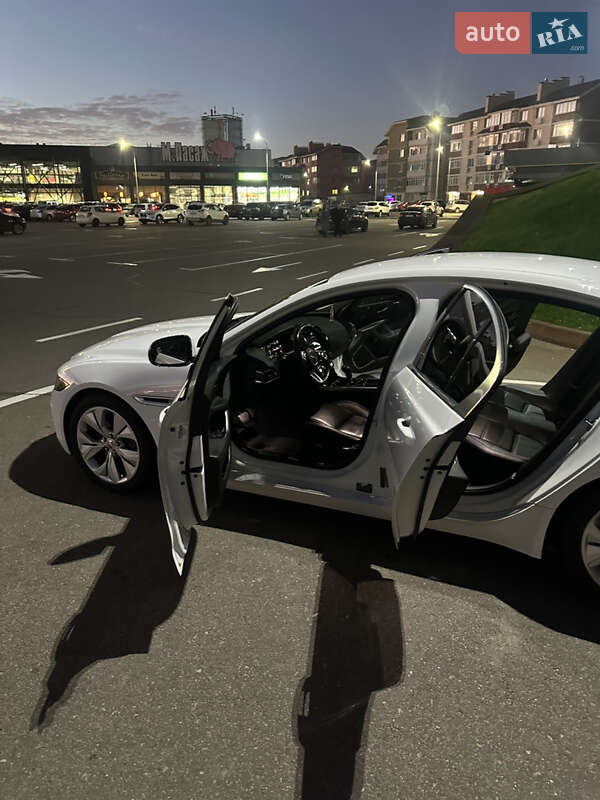 Седан Jaguar XE 2020 в Киеве