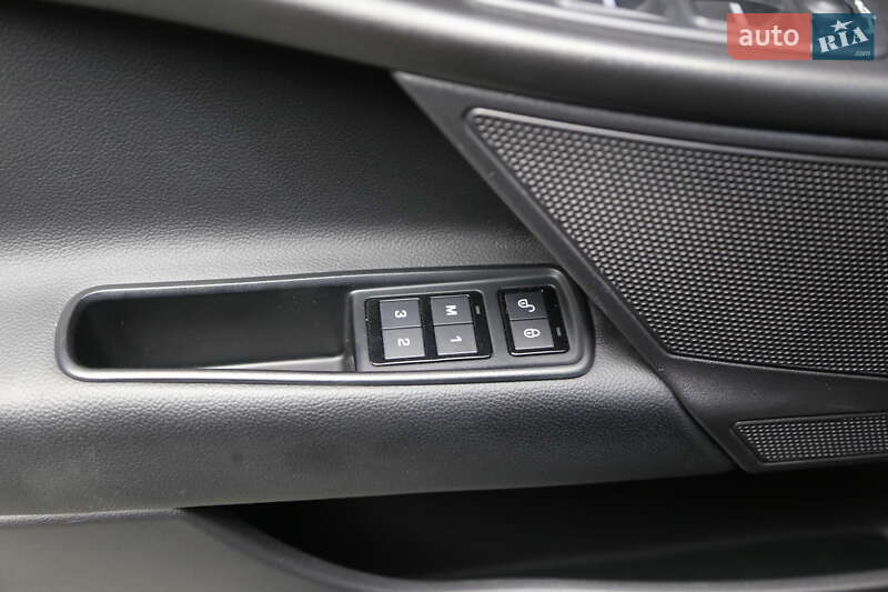Седан Jaguar XE 2016 в Києві фото 28 Седан Jaguar XE 2016 в Києві