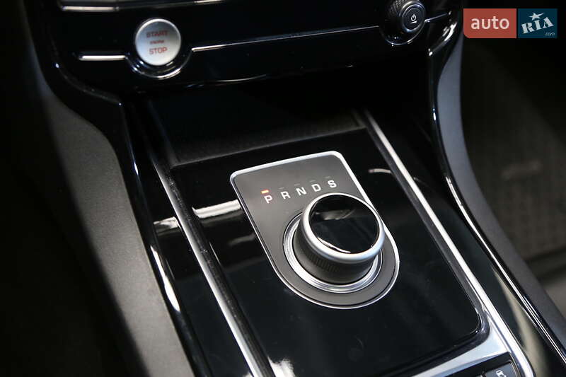 Седан Jaguar XE 2016 в Києві фото 21 Седан Jaguar XE 2016 в Києві
