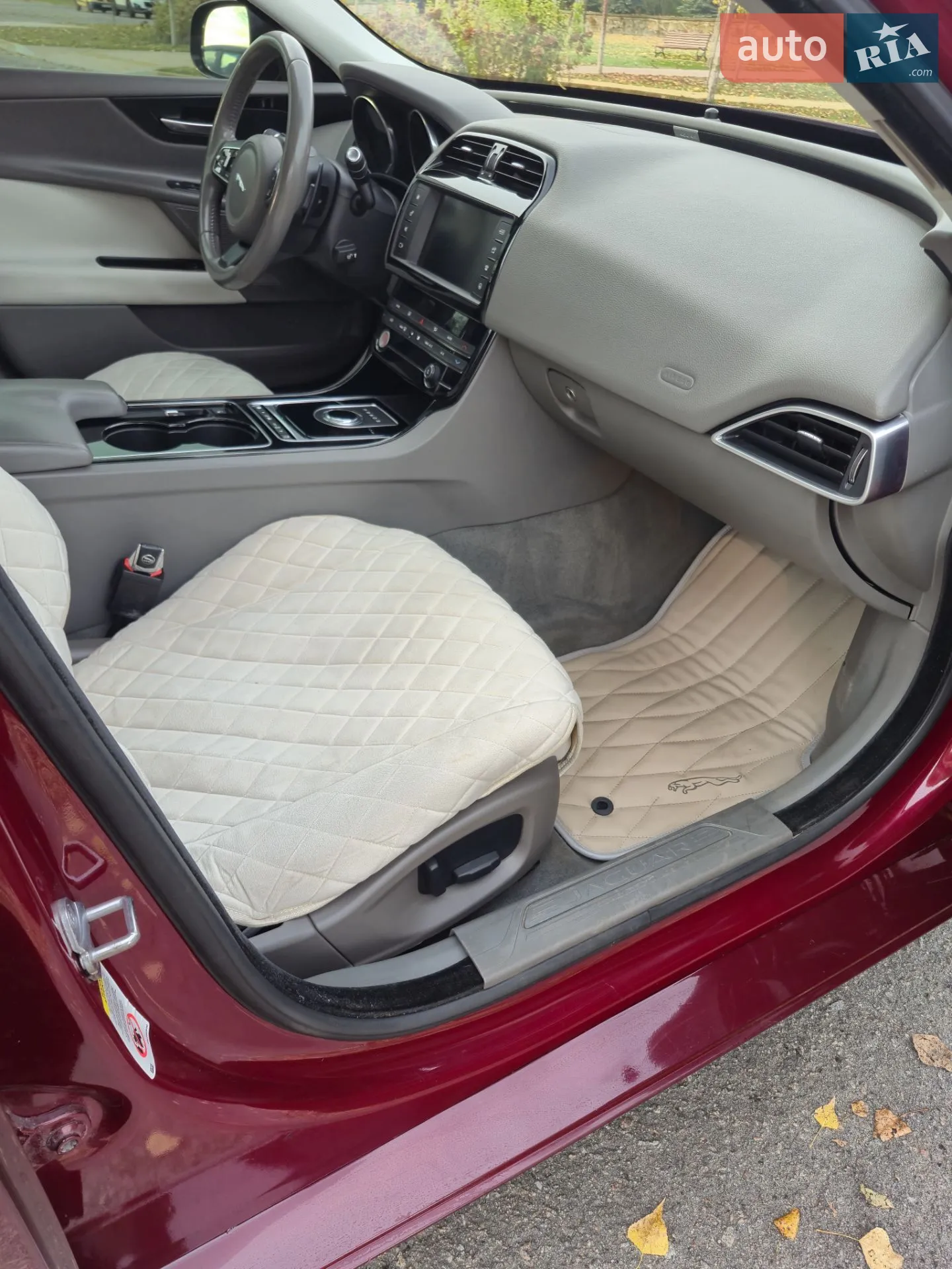 2016 Jaguar XE - мініатюра 29