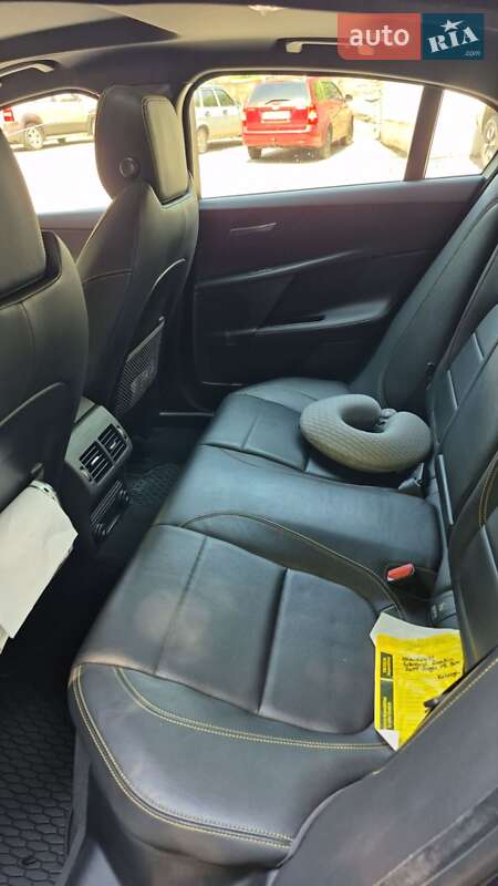 Седан Jaguar XE 2018 в Запорожье фото 3 Седан Jaguar XE 2018 в Запорожье