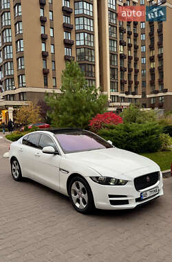 Седан Jaguar XE 2016 в Києві
