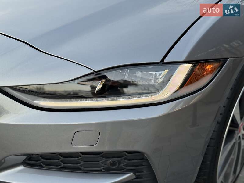 Седан Jaguar XE 2020 в Києві