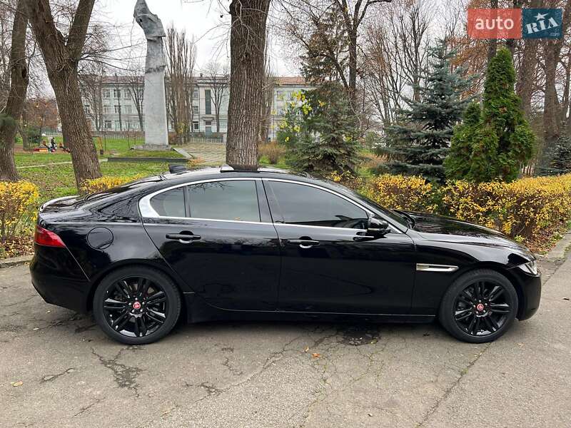 Седан Jaguar XE 2019 в Києві