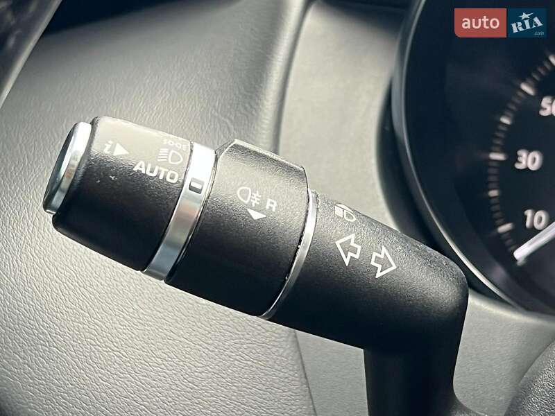 Седан Jaguar XE 2019 в Києві