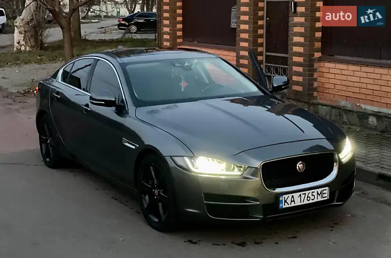 Jaguar XE 2019