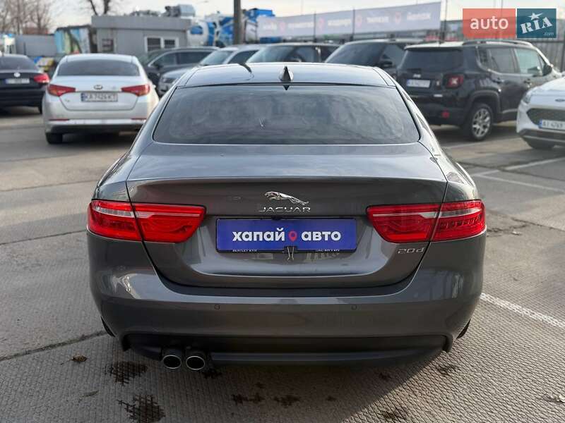 Седан Jaguar XE 2016 в Киеве