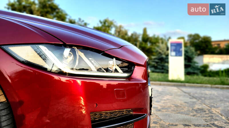 Седан Jaguar XE 2015 в Черкассах