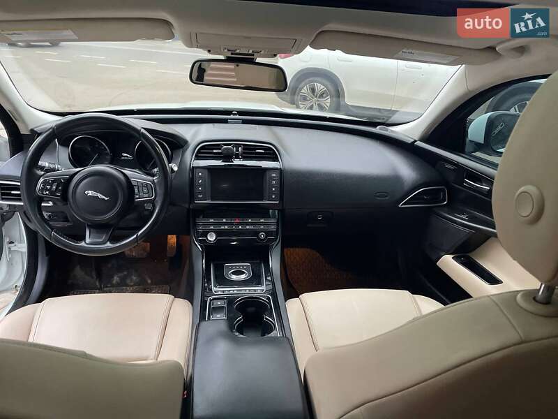 Седан Jaguar XE 2016 в Одессе фото 23 Седан Jaguar XE 2016 в Одессе