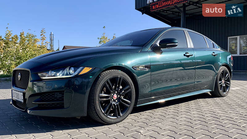 Седан Jaguar XE 2016 в Хмельницком