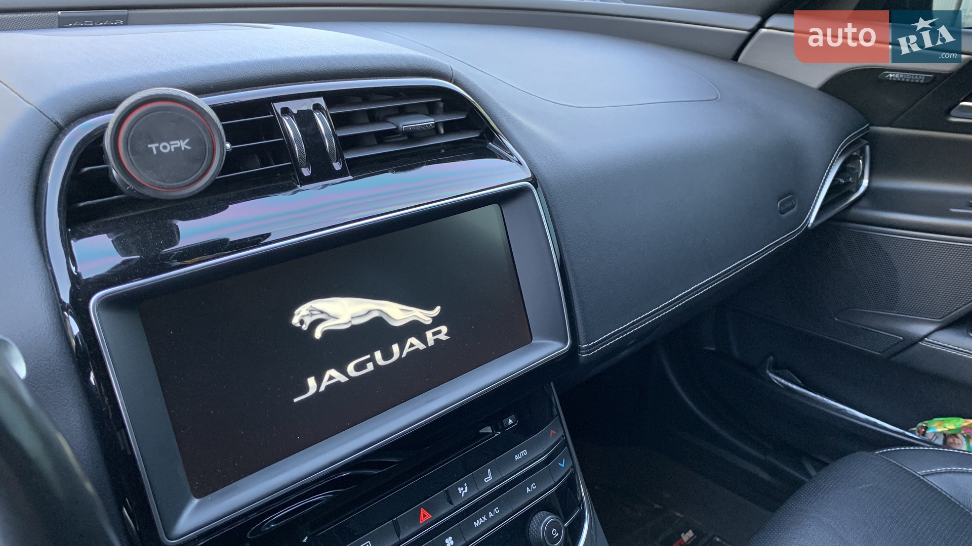2016 Jaguar XE - мініатюра 22