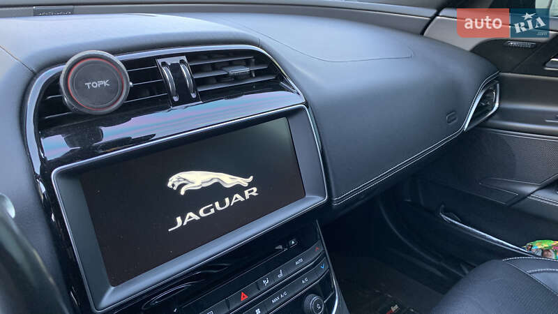Седан Jaguar XE 2016 в Хмельницком