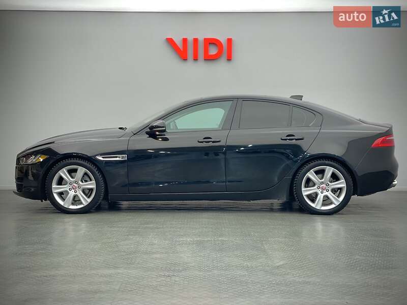Седан Jaguar XE 2016 в Киеве