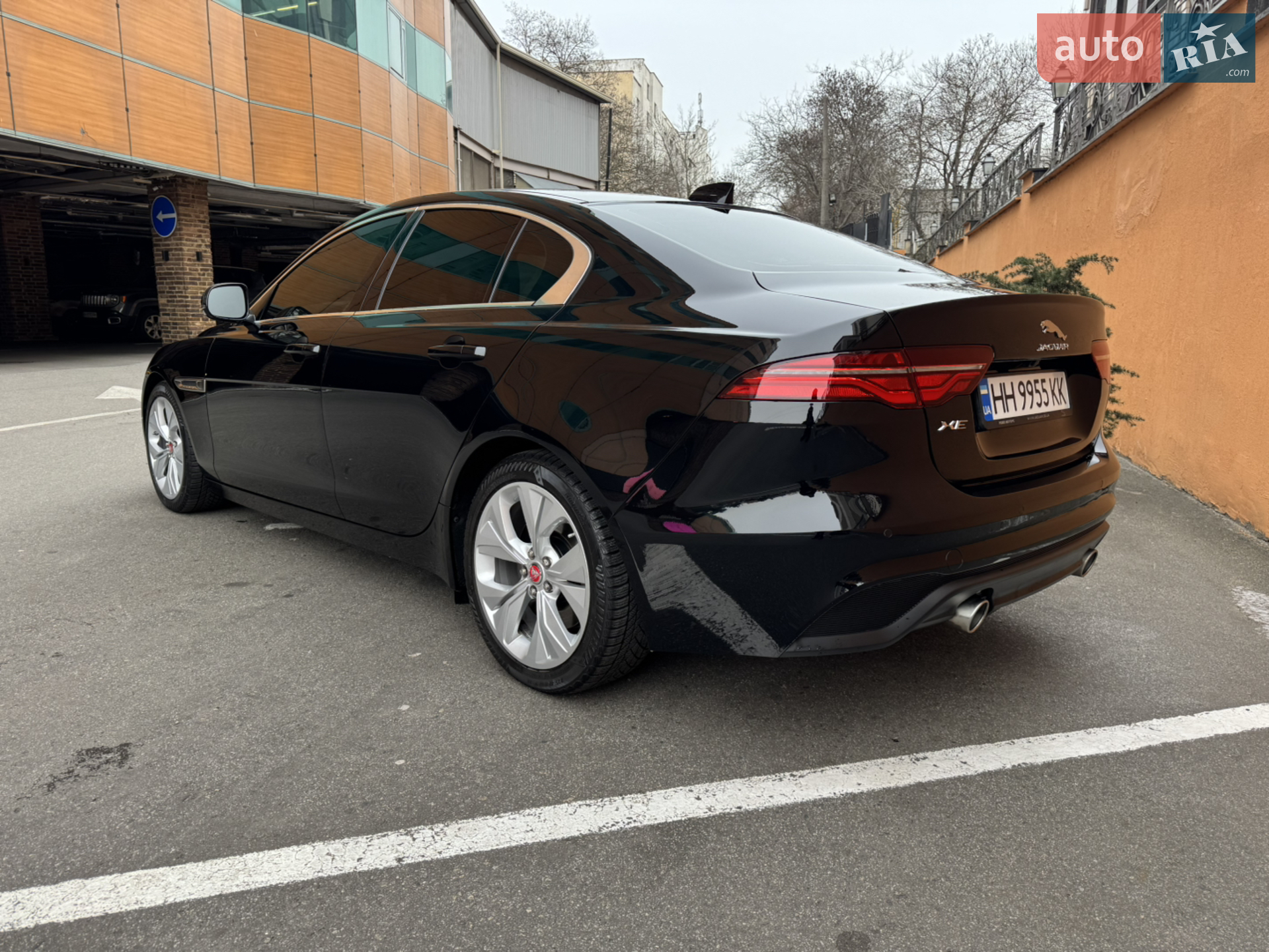 2020 Jaguar XE - мініатюра 3